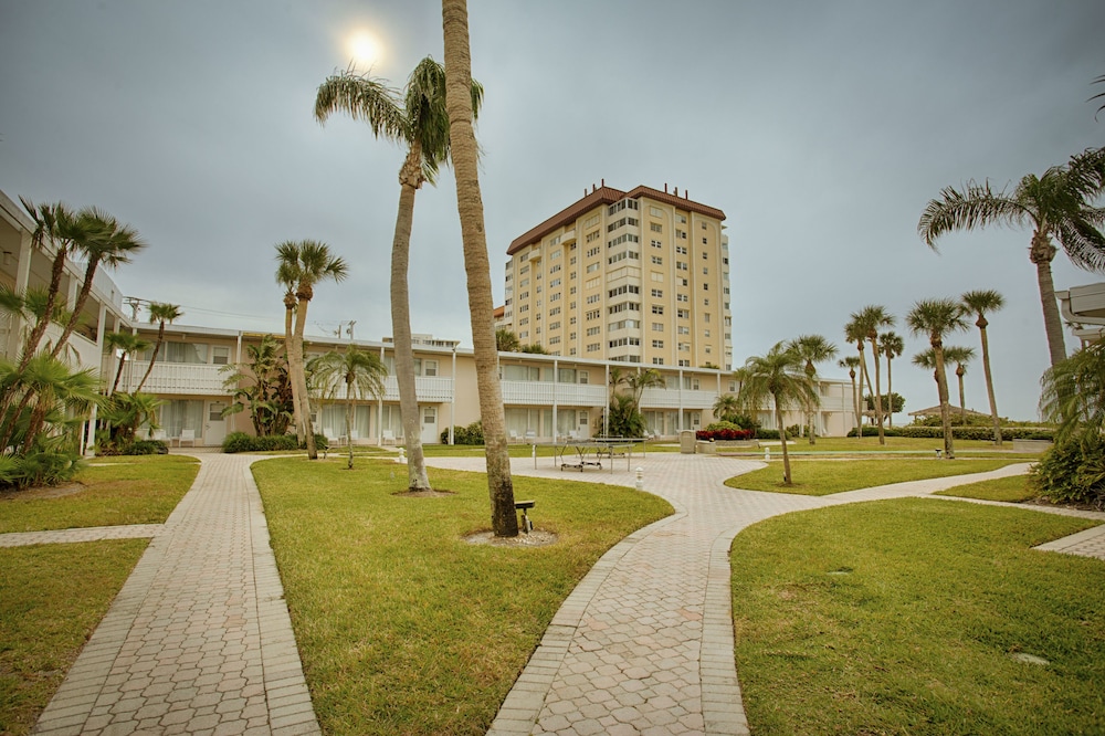 Sandcastle Resort at Lido Beach