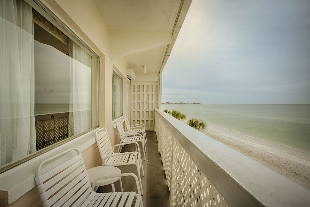 Sandcastle Resort at Lido Beach