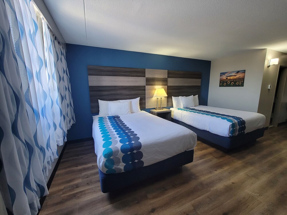 Room, Wingate by Wyndham Wichita Airport