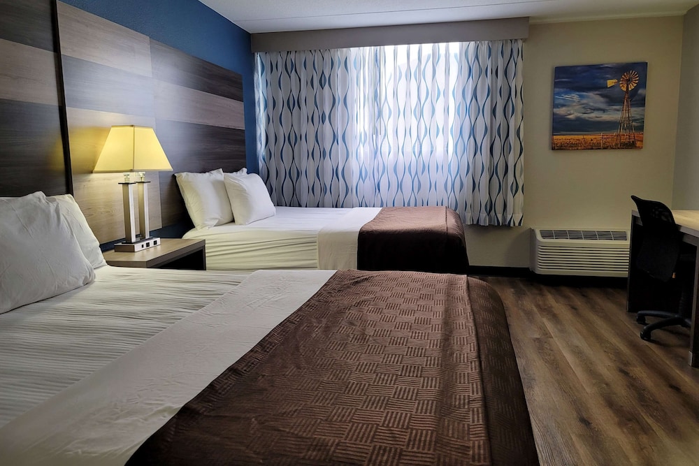 Room, Wingate by Wyndham Wichita Airport