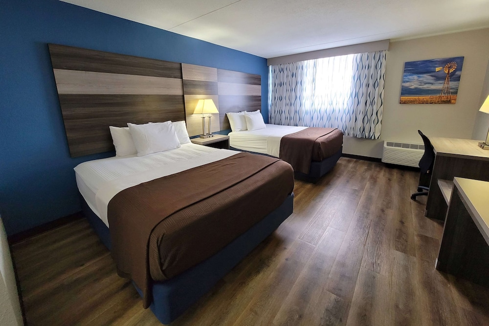 Room, Wingate by Wyndham Wichita Airport