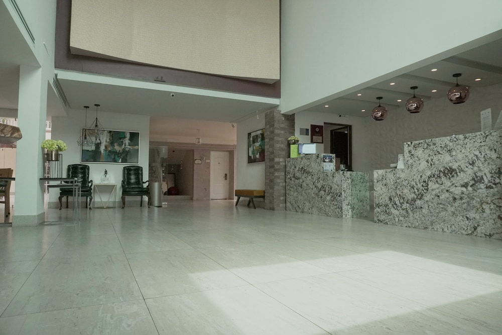 Lobby lounge, Best Western Plus Monterrey Colon