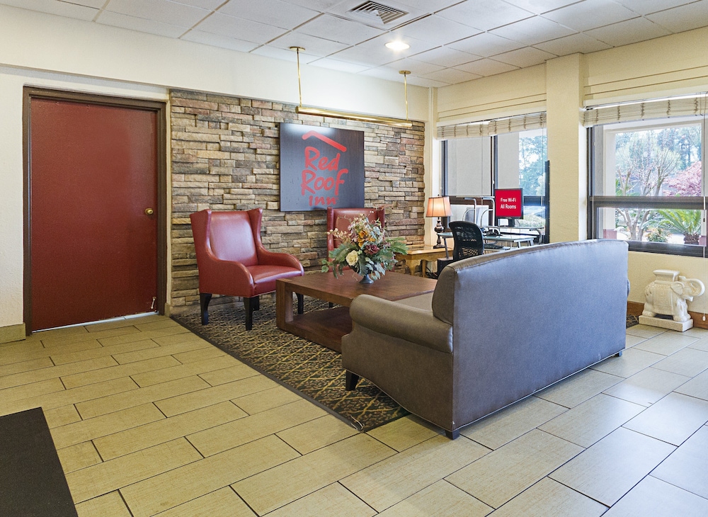 Lobby sitting area, Red Roof Inn Montgomery - Midtown