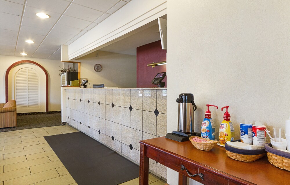 Coffee service, Red Roof Inn Montgomery - Midtown