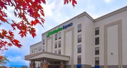 Holiday Inn Express Fayetteville- Univ of AR Area, an IHG Hotel