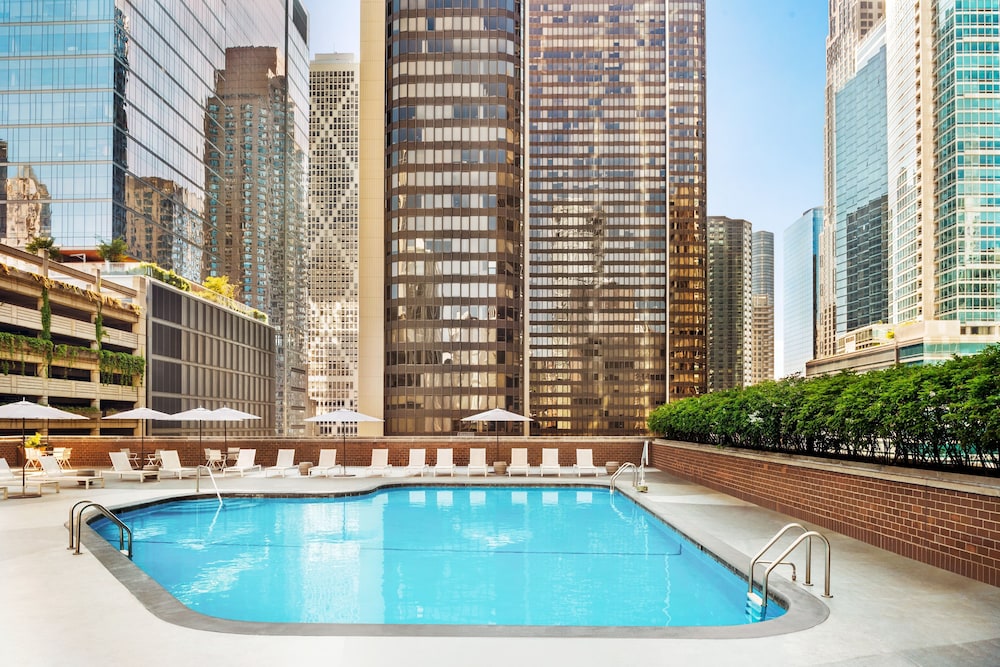 DoubleTree by Hilton Chicago - Magnificent Mile