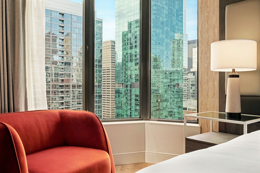 DoubleTree by Hilton Chicago - Magnificent Mile