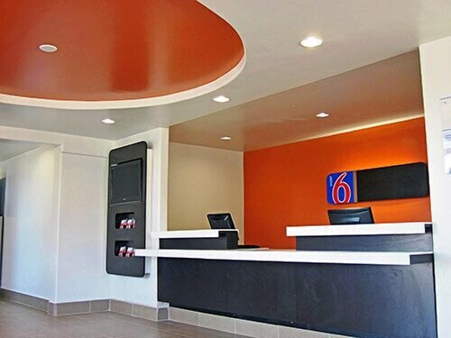 Motel 6 Victorville Desert Express In Victorville Hotel Rates Reviews On Orbitz