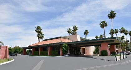 Travelodge by Wyndham Palm Springs