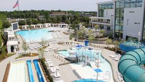 Indoor pool, 2 outdoor pools