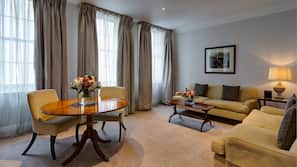 Premium bedding, in-room safe, desk, blackout curtains