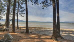 Plage, serviettes de plage, bar de plage, voile