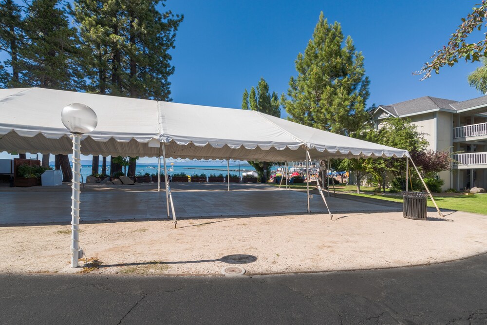 Beach Retreat & Lodge at Tahoe