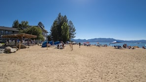 Plage, serviettes de plage, bar de plage, voile