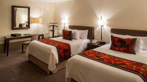 Minibar, in-room safe, desk, iron/ironing board