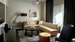 1 bedroom, premium bedding, down comforters, pillowtop beds