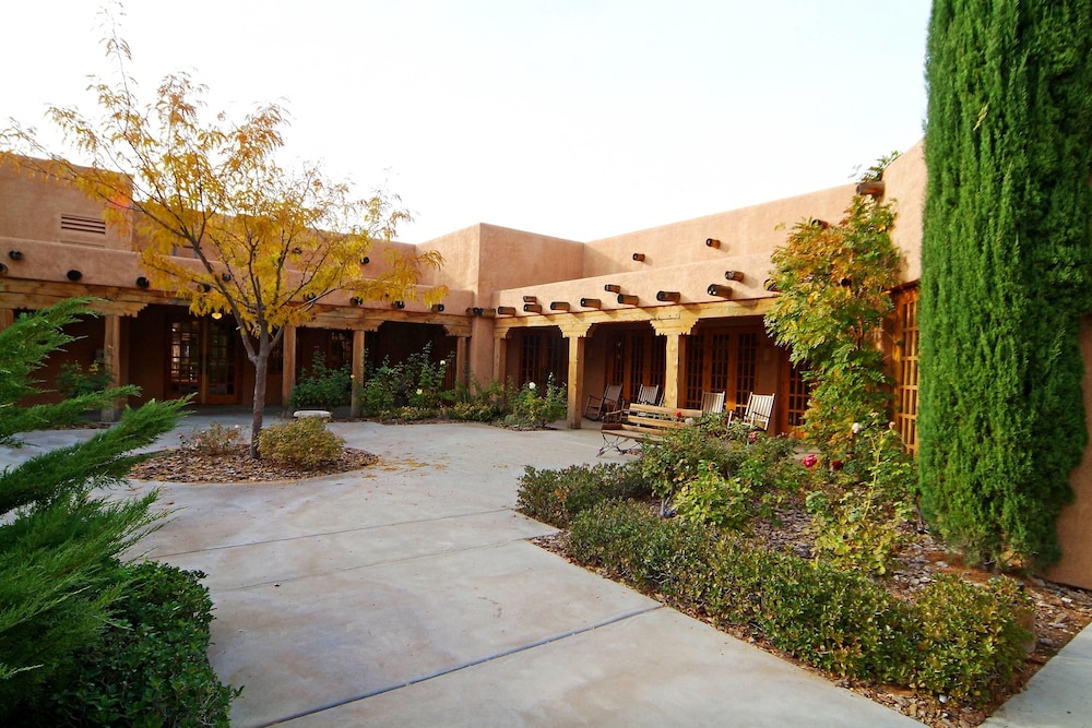 Property grounds, Courtyard by Marriott Lake Powell