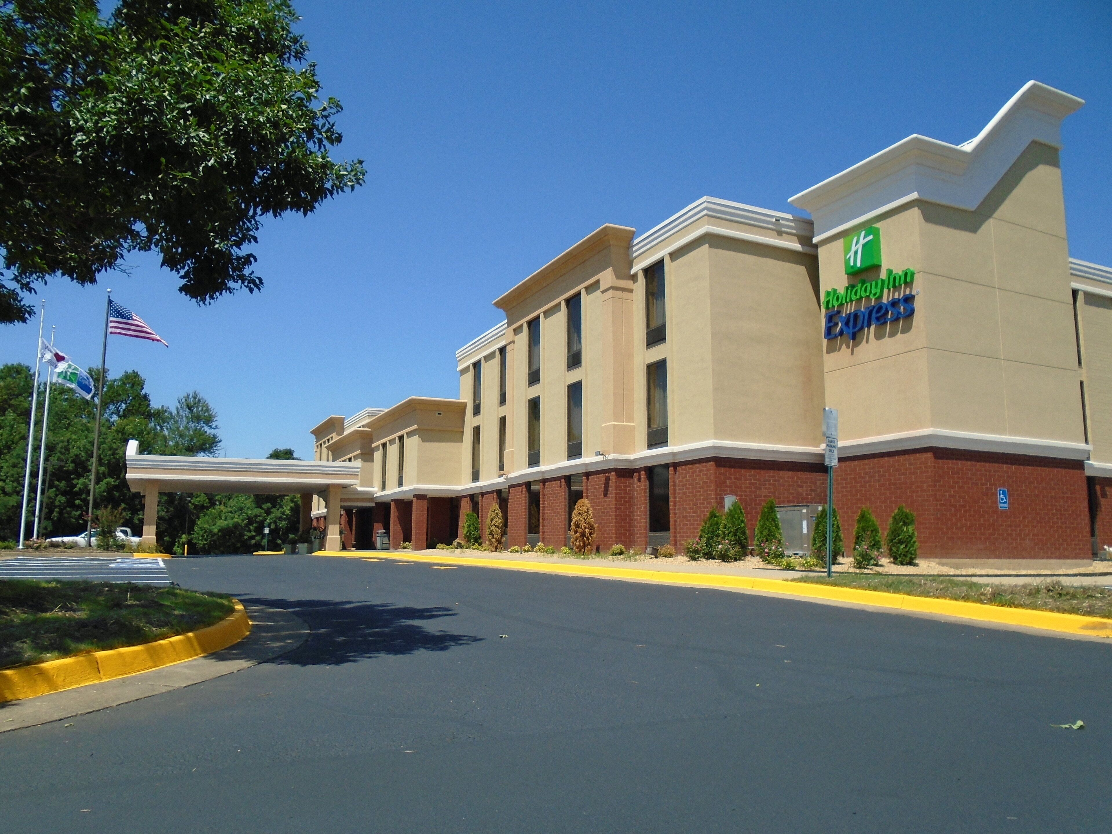 Holiday Inn Express Richmond - Midlothian Turnpike An Ihg Hotel In Richmond Va Expedia