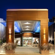 Top 10 Hotels In Chelsea Mi 57 Hotel Deals On Expedia Weber S Hotel Restaurant