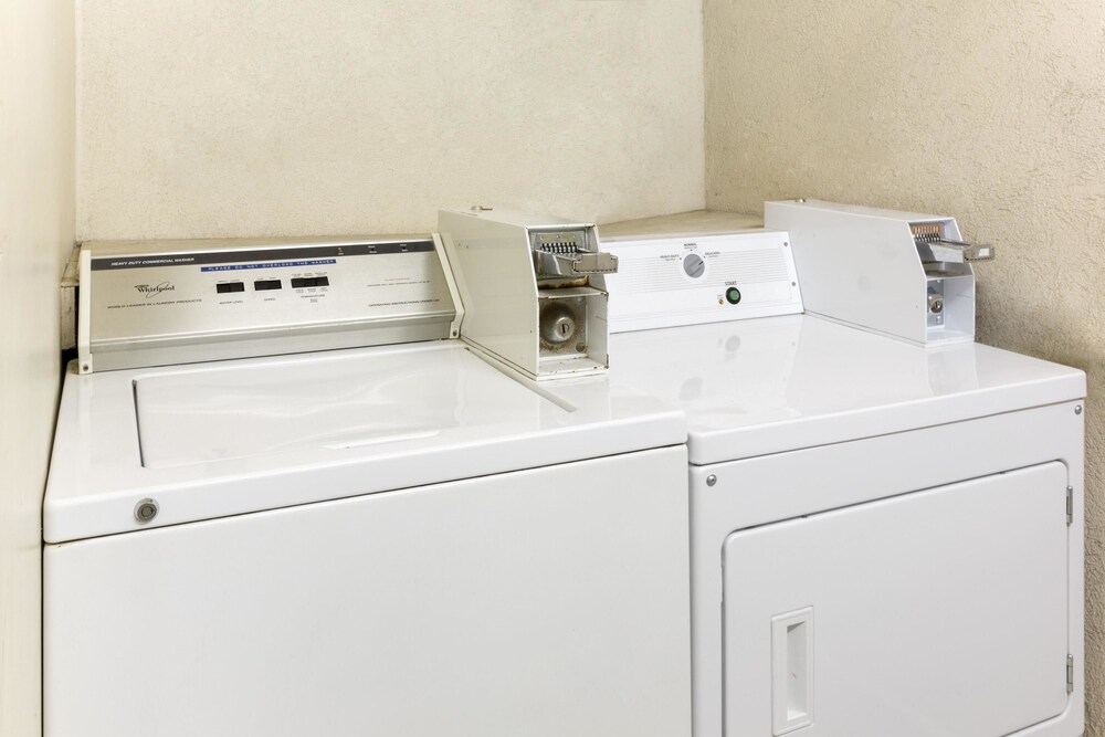 Laundry room, Super 8 by Wyndham Bossier City/Shreveport Area