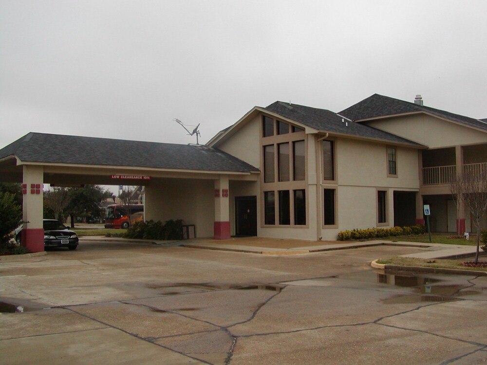 Front of property, Super 8 by Wyndham Bossier City/Shreveport Area