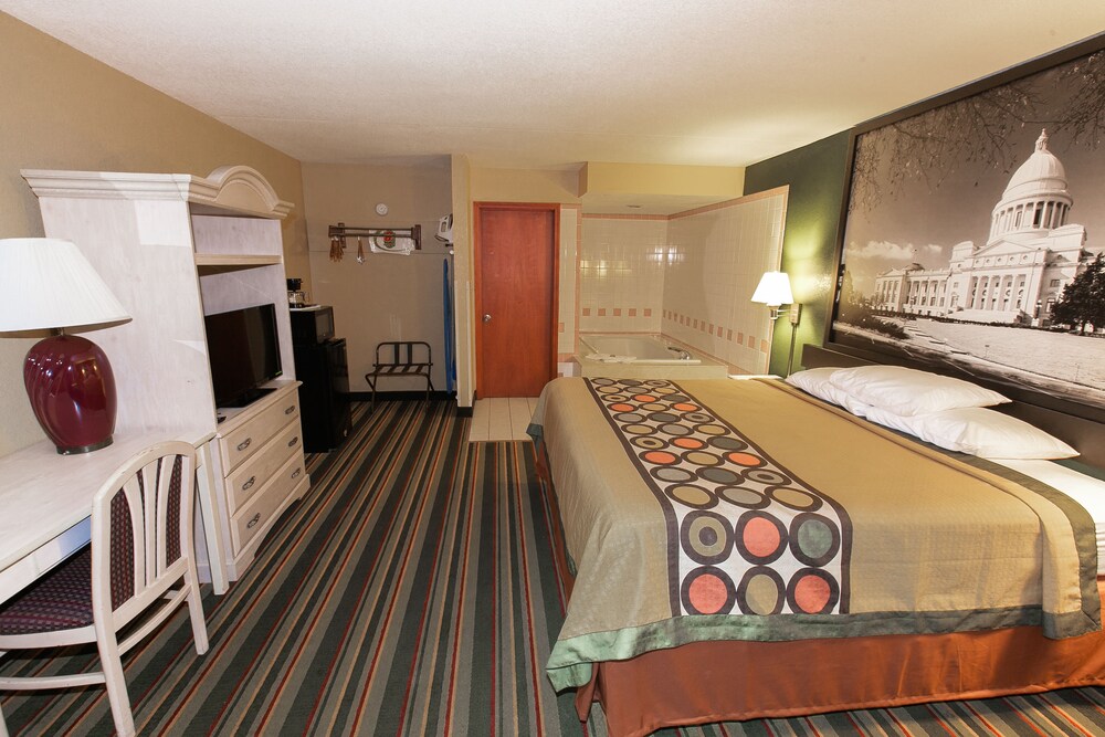 Room, Super 8 by Wyndham Jacksonville AR