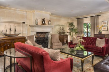 Ayres Hotel & Suites Costa Mesa/Newport Beach