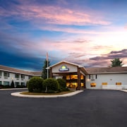 Cadillac Hotels With Jacuzzis Hot Tubs In Room Hotwire