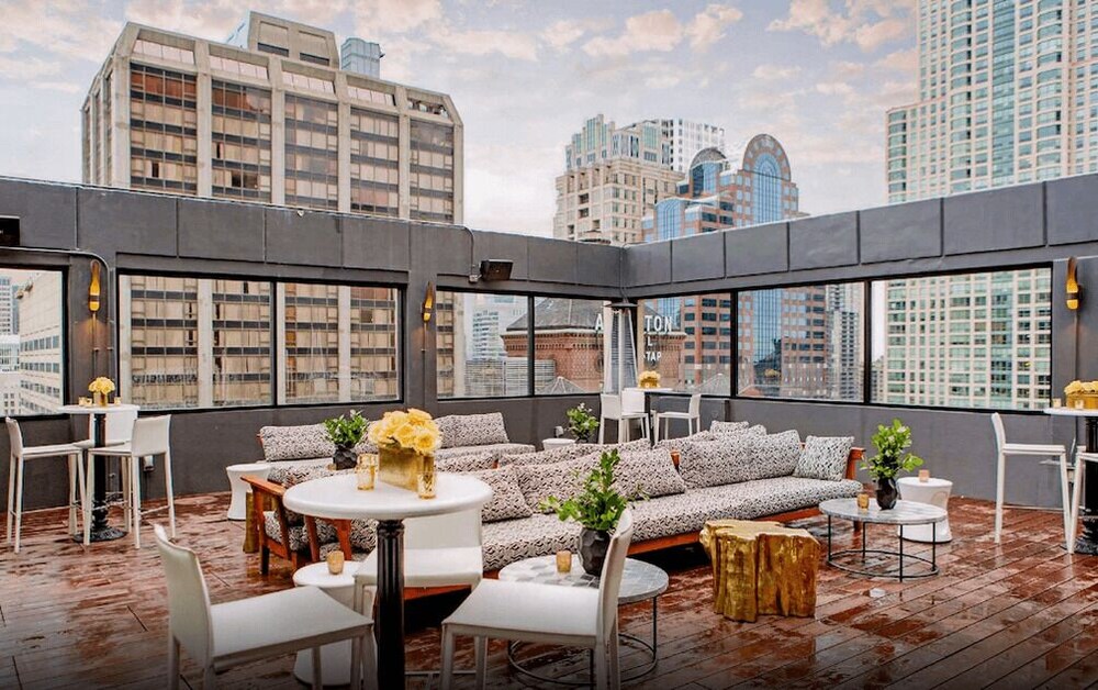 Outdoor banquet area, The Chicago Hotel Collection - Magnificent Mile