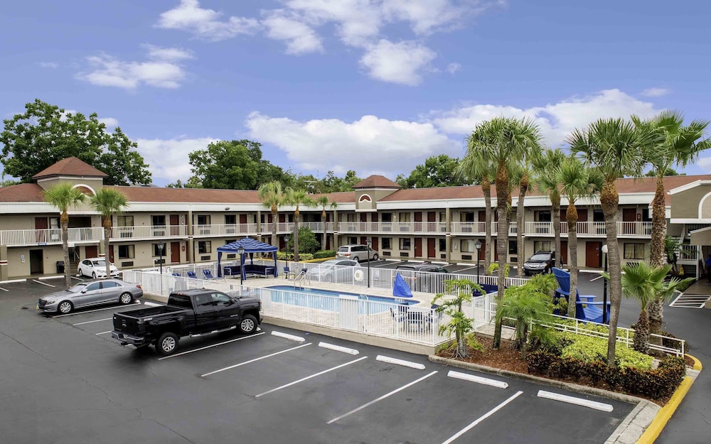 Hotel South Tampa & Suites