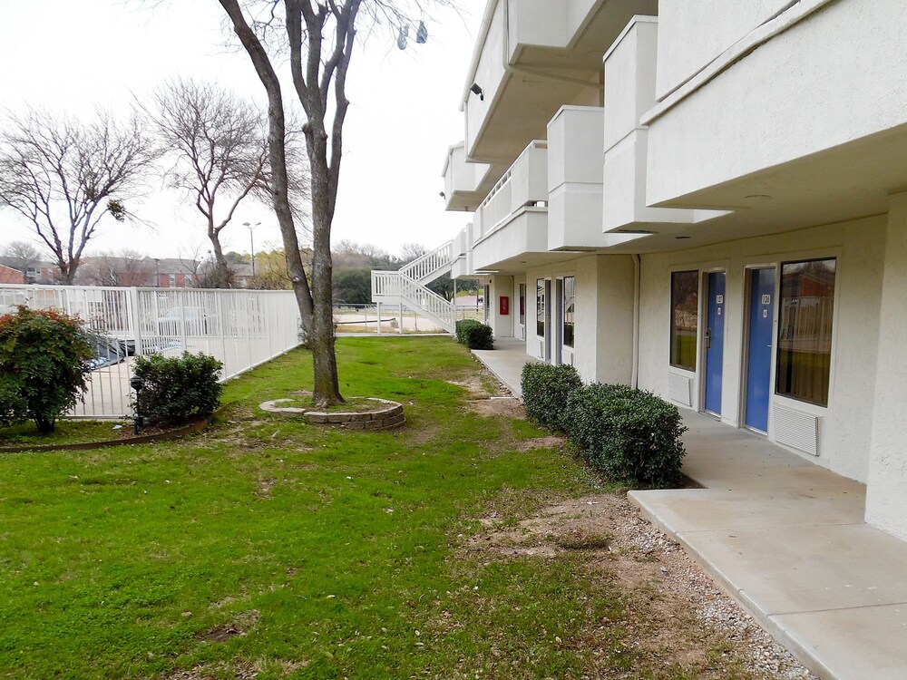 Motel 6 Irving, TX - Irving DFW Airport East