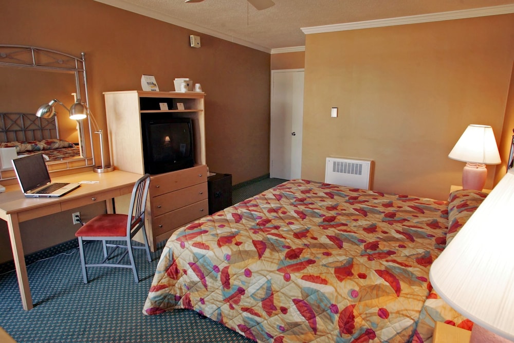 Room, Civic Center Motor Inn