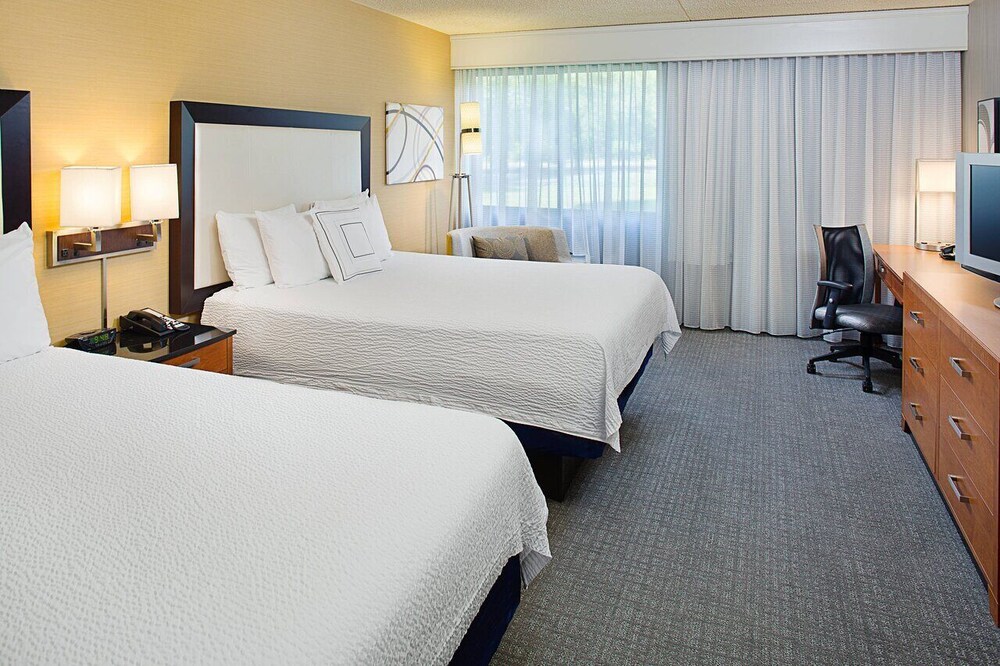 Courtyard by Marriott Montvale