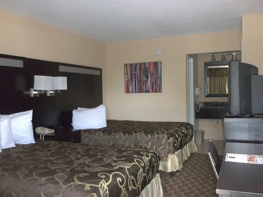 Room, Days Inn by Wyndham Fort Lauderdale Airport Cruise Port