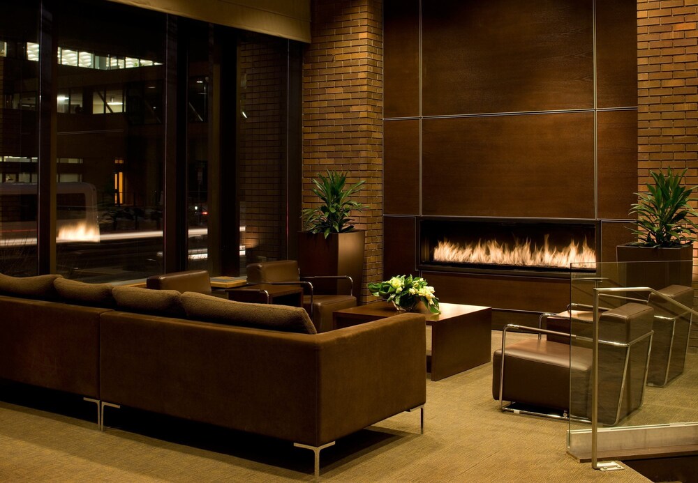 Delta Hotels By Marriott Calgary Downtown 2017 Pictures Reviews Lobby