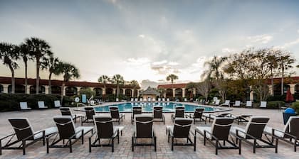 Maingate Lakeside Resort