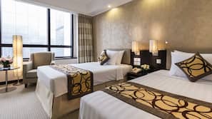 Minibar, in-room safe, desk, iron/ironing board