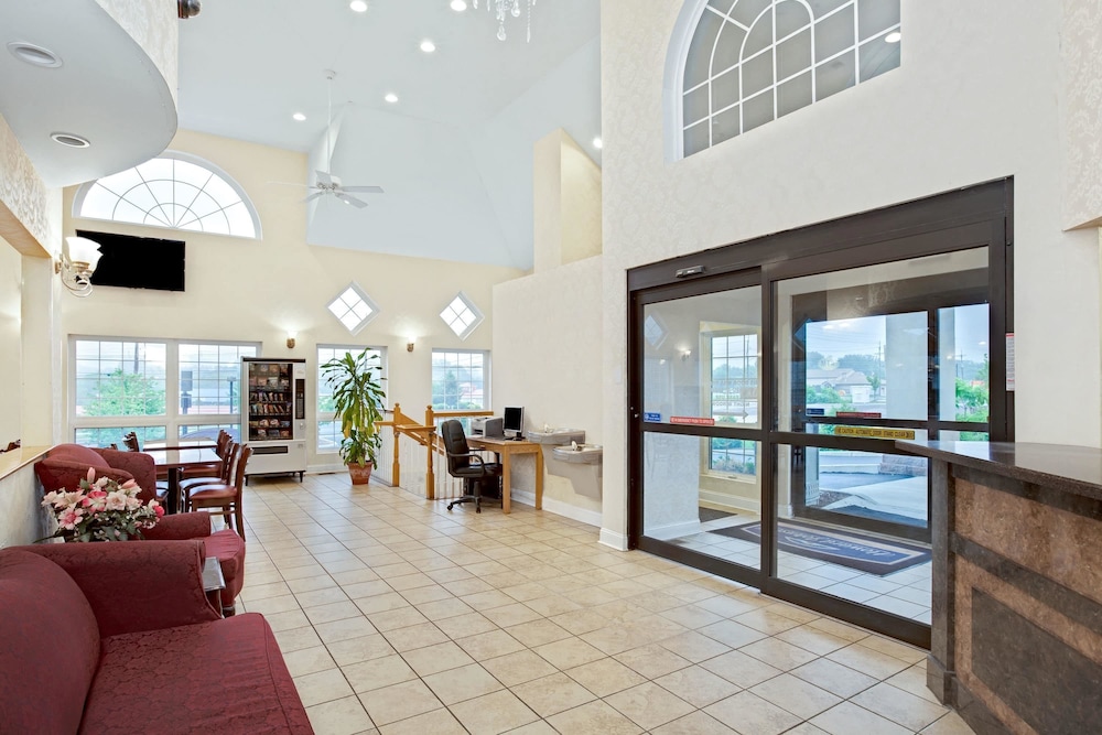 Howard Johnson By Wyndham Blackwood Near Philadelphia 2018 Room Exterior Featured Image Lobby