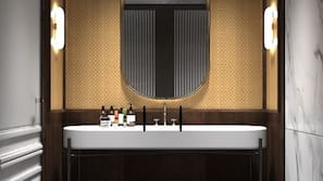 Een douche, een regendouche, designer toiletartikelen, een haardroger
