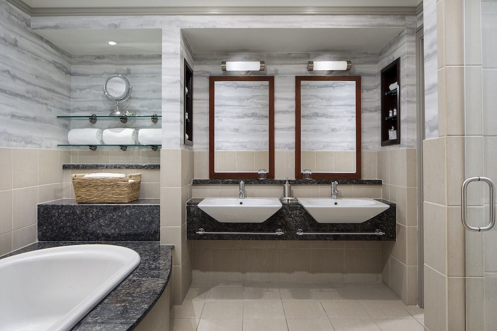 Bathroom, Hyatt Regency DFW