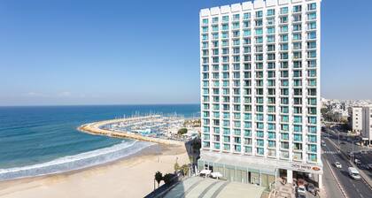 Crowne Plaza Tel Aviv Beach, an IHG Hotel