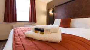 Desk, free cots/infant beds, free WiFi, wheelchair access