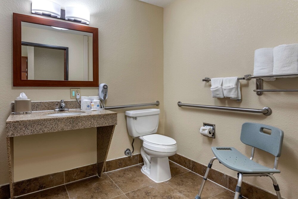 Comfort Suites Waco Near University Area