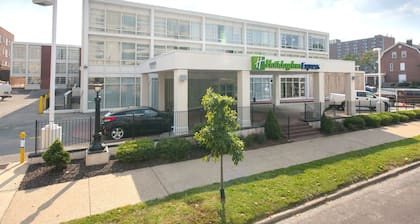 Holiday Inn Express St Louis - Central West End, an IHG Hotel