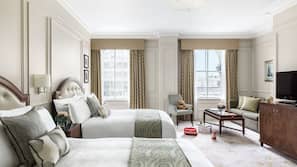 Hypo-allergenic bedding, minibar, in-room safe, desk