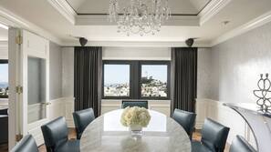 1 bedroom, premium bedding, minibar, in-room safe