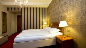 Hypo-allergenic bedding, minibar, in-room safe, free WiFi