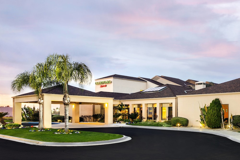 Courtyard by Marriott Fresno in Fresno, United States