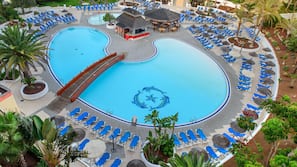 2 outdoor pools, pool umbrellas, pool loungers