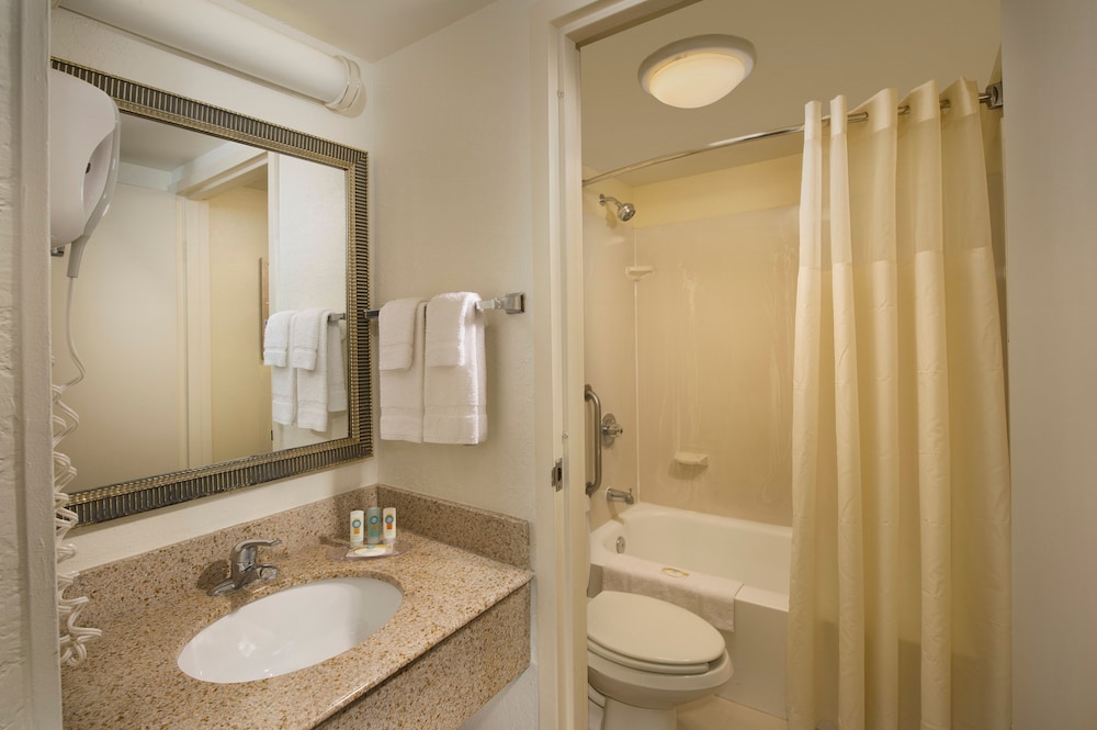 Quality Inn Miami Airport - Doral